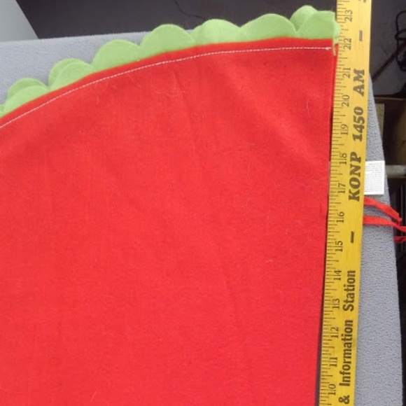 Fun Felt Tree Skirt - Picture 5 of 6